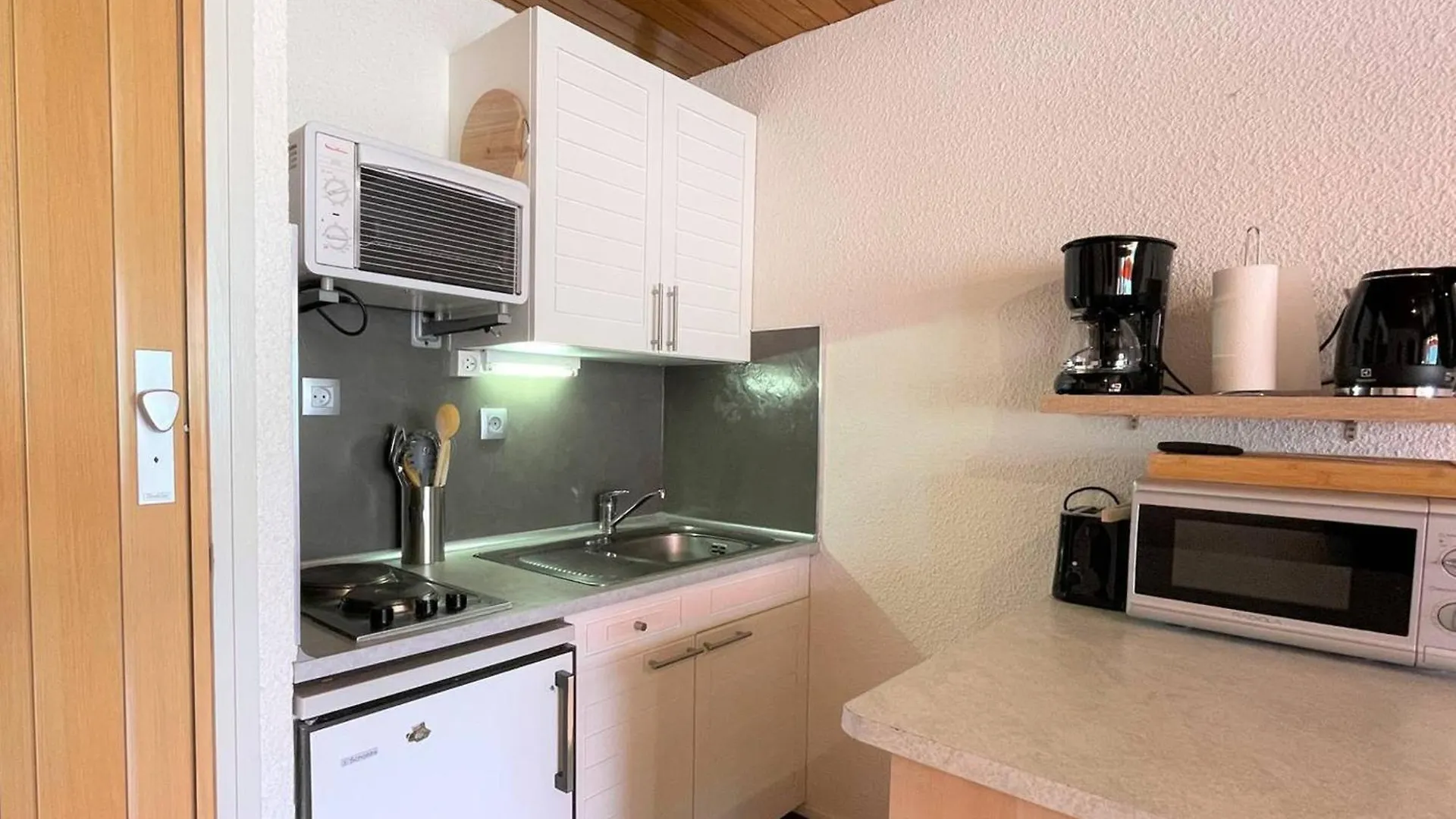 Studio 2 Etoiles Pour 4 Pers. Avec Balcon A Briancon - Fr-1-330C-62 Apartment  Briancon (Hautes-Alpes)